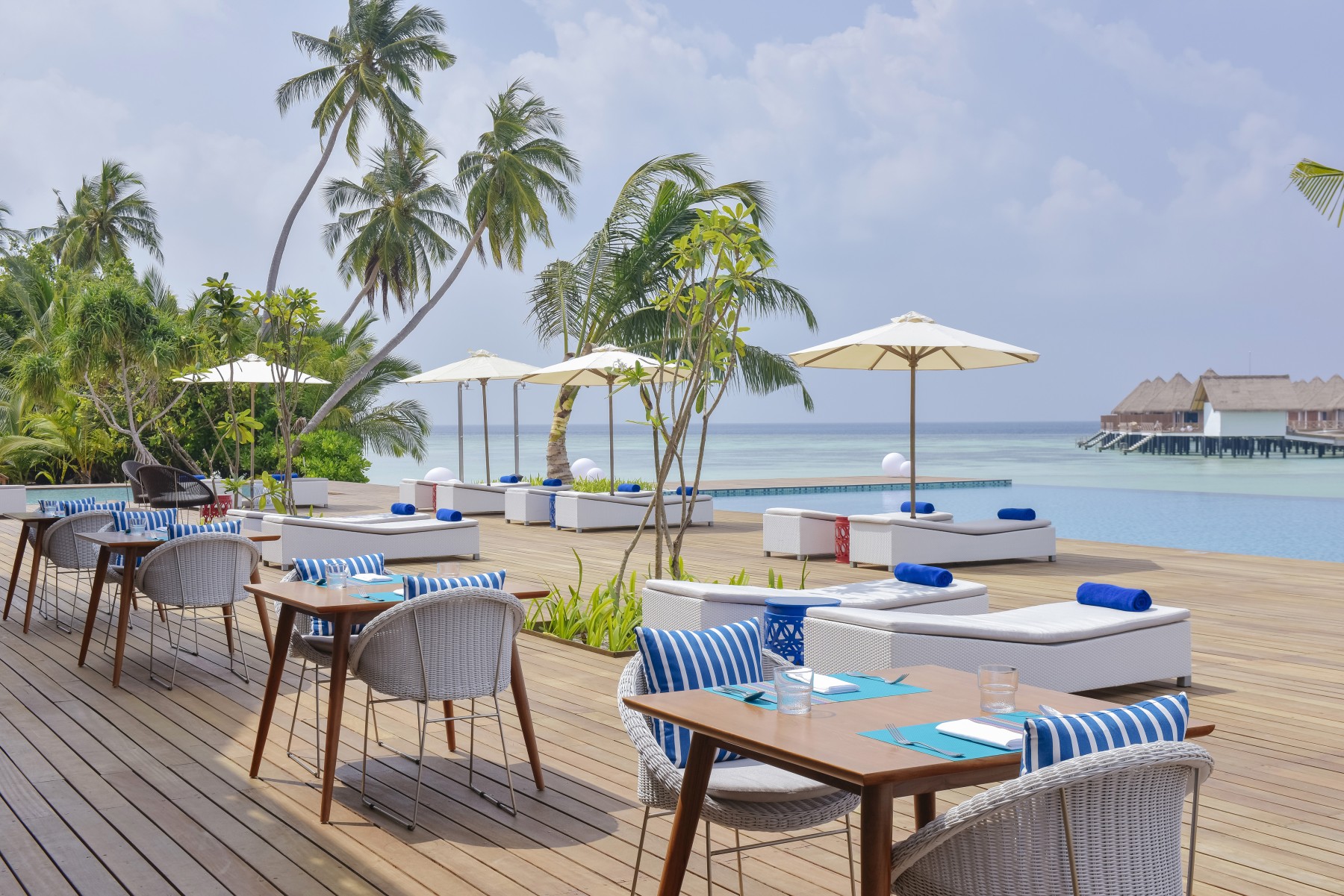 Mercure Maldives Kooddoo Resort